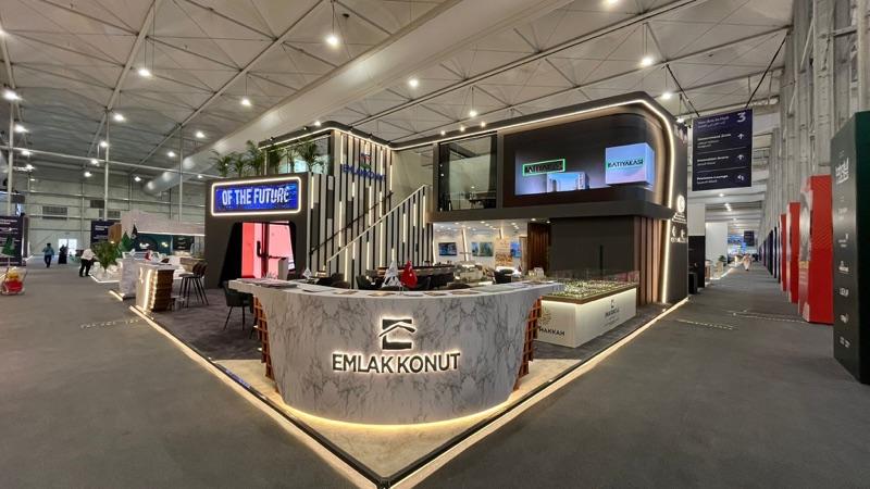 Emlak Konut exhibition stand at Cityscape Global by Dum Event